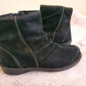 Clark suede ankle boots balance